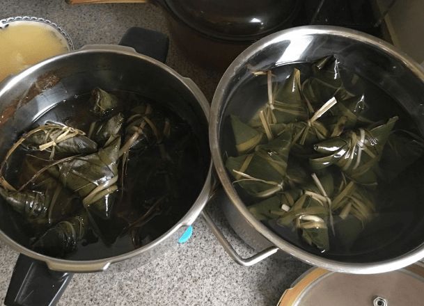 肉粽子的做法及配料，美味秘訣大揭秘！，肉粽制作全攻略，美味配方與秘訣大揭秘！